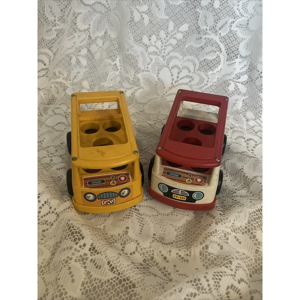 Pair Of Vintage 1969 Fisher Price Plastic Bus Toys, Yellow Bus And Red Bus 141 - Picture 11 of 13